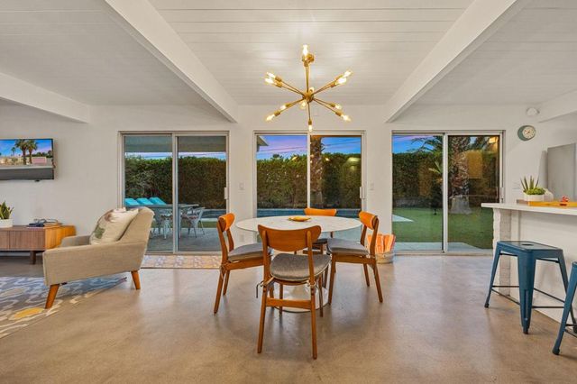 483 E Francis Drive, Palm Springs, CA 92262