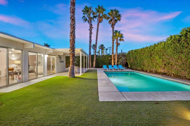 483 E Francis Drive, Palm Springs, CA 92262