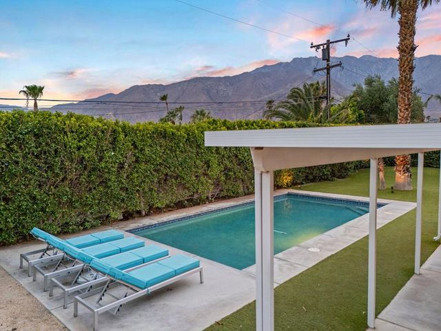483 E Francis Drive, Palm Springs, CA 92262