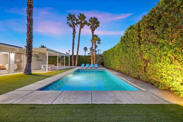 483 E Francis Drive, Palm Springs, CA 92262