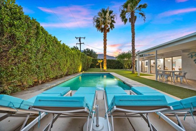 483 E Francis Drive, Palm Springs, CA 92262