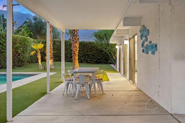 483 E Francis Drive, Palm Springs, CA 92262