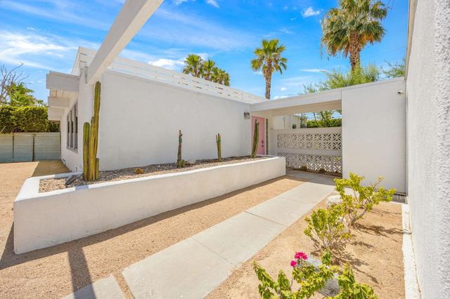 483 E Francis Drive, Palm Springs, CA 92262