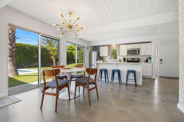 483 E Francis Drive, Palm Springs, CA 92262