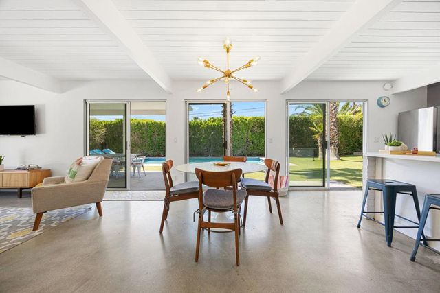 483 E Francis Drive, Palm Springs, CA 92262
