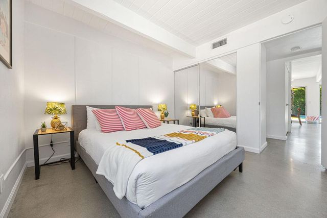 483 E Francis Drive, Palm Springs, CA 92262
