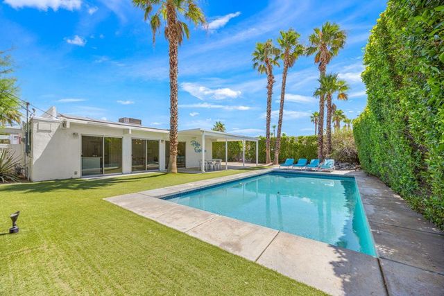 483 E Francis Drive, Palm Springs, CA 92262