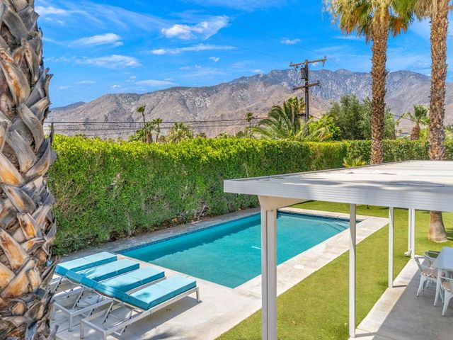 483 E Francis Drive, Palm Springs, CA 92262