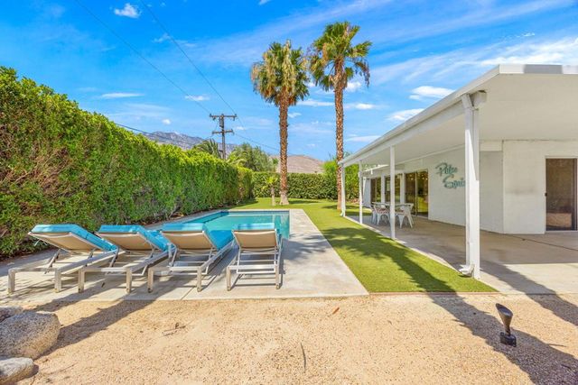 483 E Francis Drive, Palm Springs, CA 92262