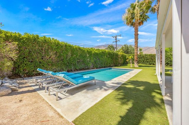 483 E Francis Drive, Palm Springs, CA 92262