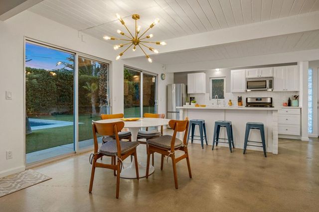 483 E Francis Drive, Palm Springs, CA 92262