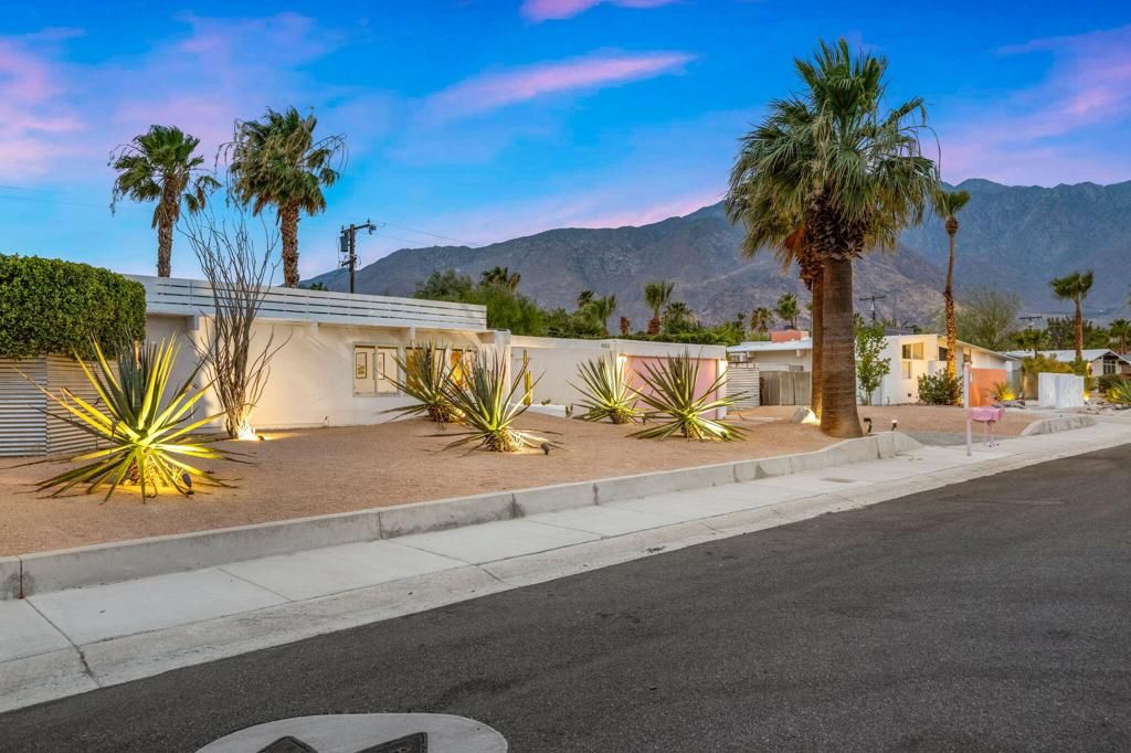 483 E Francis Drive, Palm Springs, CA 92262