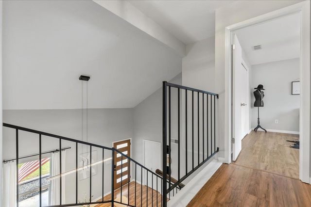 208 Skyloop DR, Austin, TX 78745