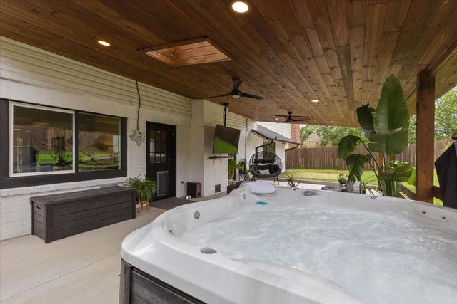 208 Skyloop DR, Austin, TX 78745