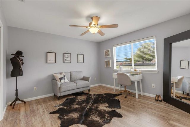 208 Skyloop DR, Austin, TX 78745