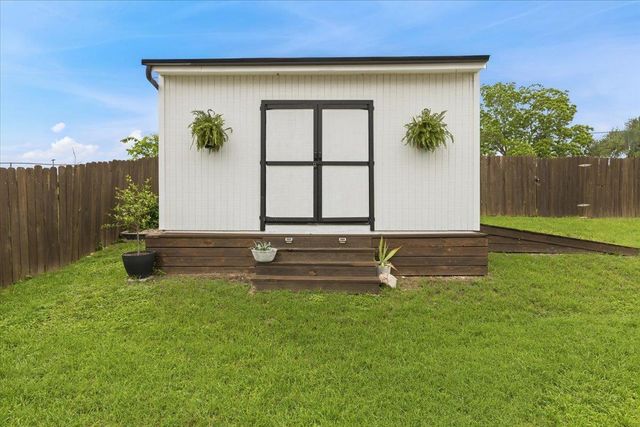 208 Skyloop DR, Austin, TX 78745