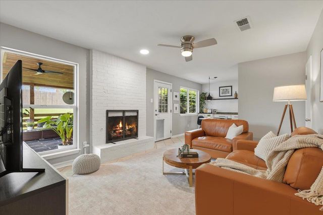 208 Skyloop DR, Austin, TX 78745