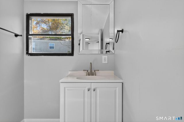 32 Nashua Street, Norwich, CT 06360