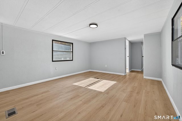 32 Nashua Street, Norwich, CT 06360