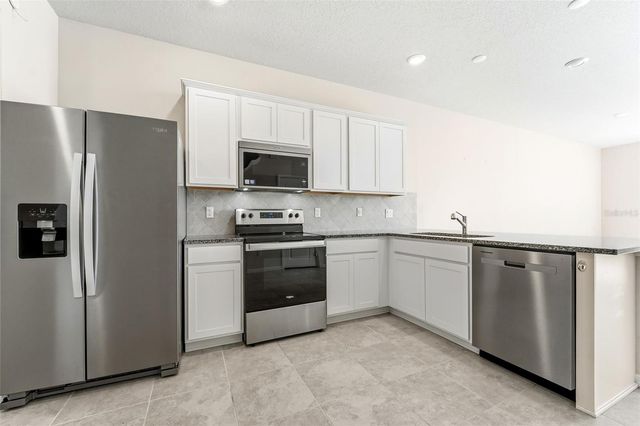 31332 AMBERVIEW BEND, Wesley Chapel, FL 33545