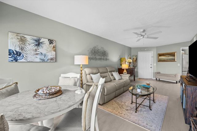 2069 NE Collins Circle 7-50, Jensen Beach, FL 34957