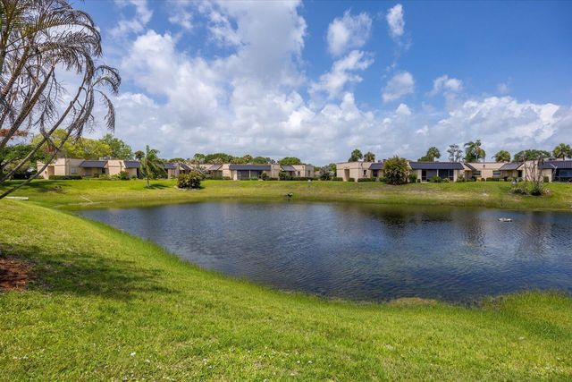 2069 NE Collins Circle 7-50, Jensen Beach, FL 34957