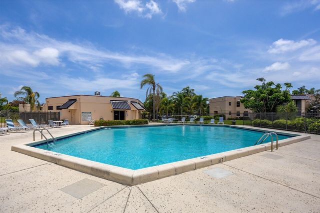 2069 NE Collins Circle 7-50, Jensen Beach, FL 34957