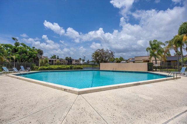 2069 NE Collins Circle 7-50, Jensen Beach, FL 34957