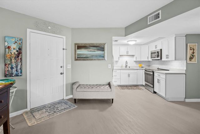 2069 NE Collins Circle 7-50, Jensen Beach, FL 34957