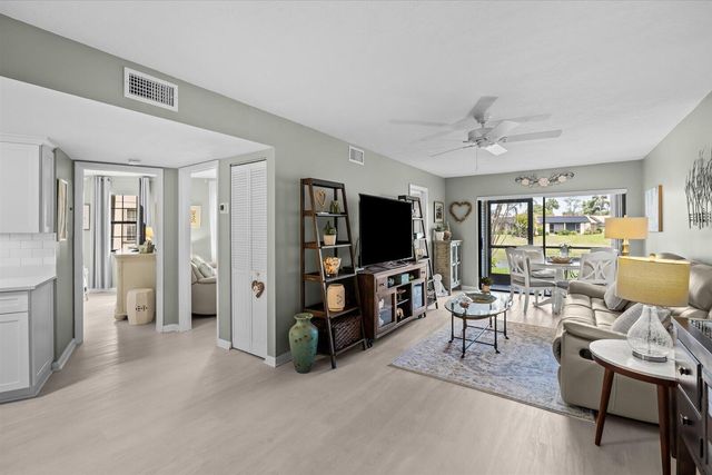 2069 NE Collins Circle 7-50, Jensen Beach, FL 34957