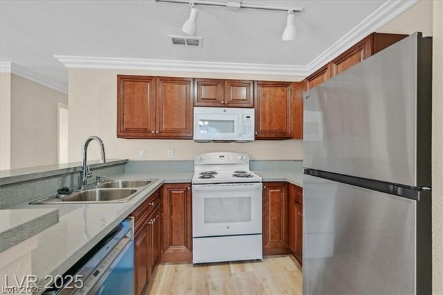 4050 Pacific Harbors Drive 208, Las Vegas, NV 89121