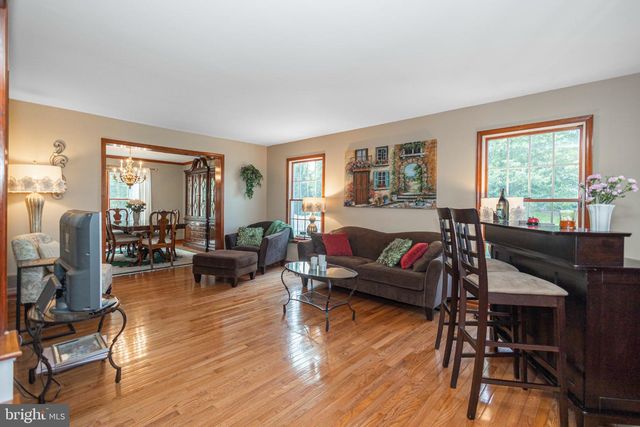 7 MUSTANG CT, Southampton, PA 18966