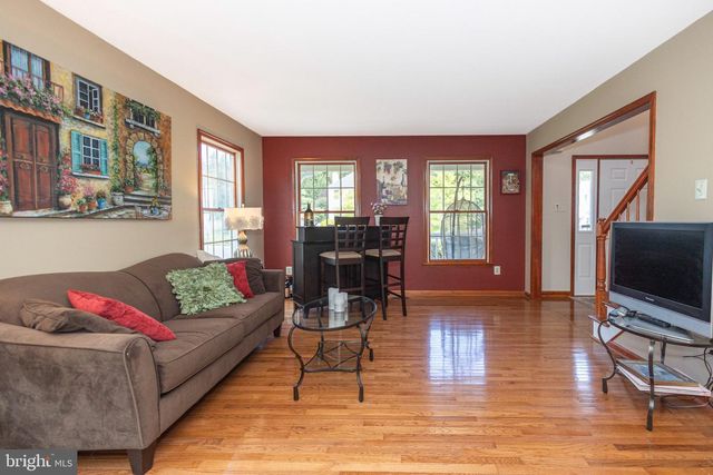 7 MUSTANG CT, Southampton, PA 18966