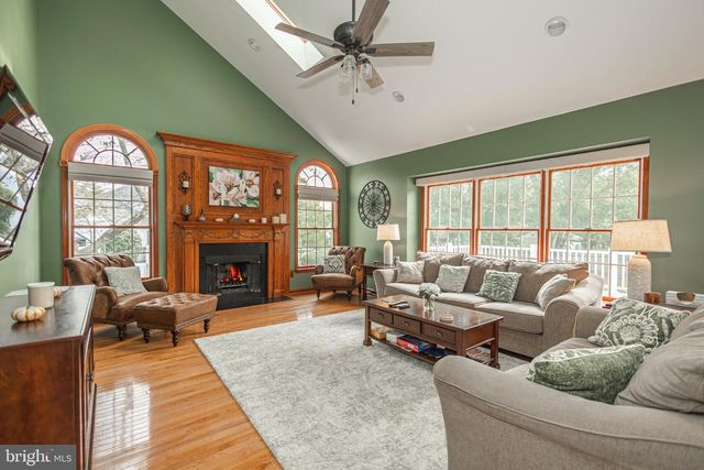 7 MUSTANG CT, Southampton, PA 18966