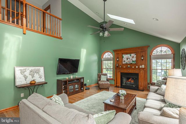 7 MUSTANG CT, Southampton, PA 18966