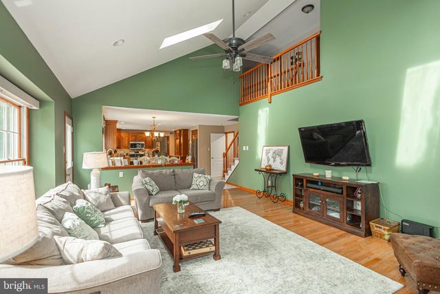 7 MUSTANG CT, Southampton, PA 18966