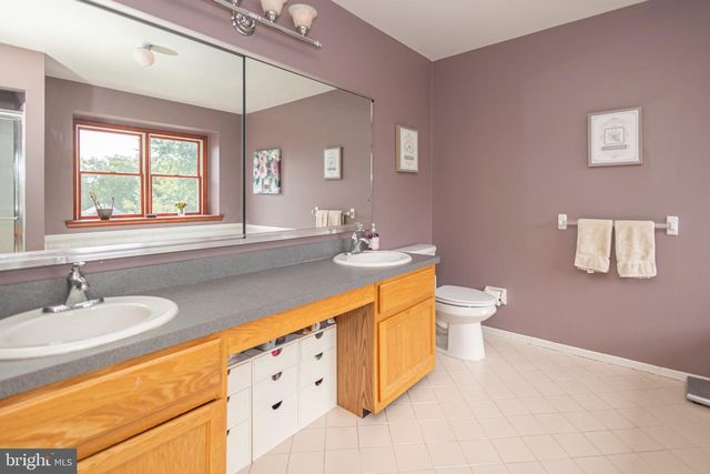 7 MUSTANG CT, Southampton, PA 18966