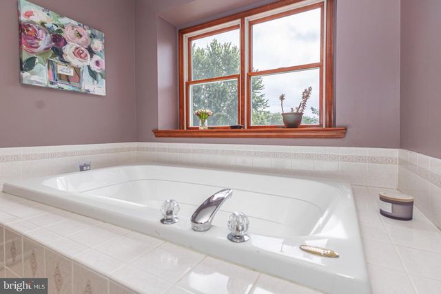 7 MUSTANG CT, Southampton, PA 18966