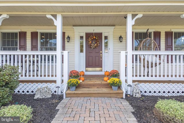 7 MUSTANG CT, Southampton, PA 18966