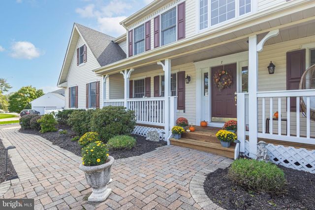 7 MUSTANG CT, Southampton, PA 18966