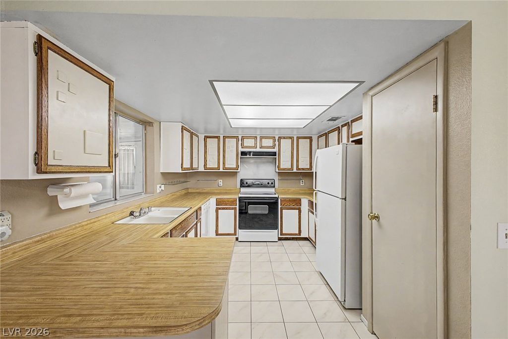 2112 Cameron Street, Las Vegas, NV 89102 — photo 4
