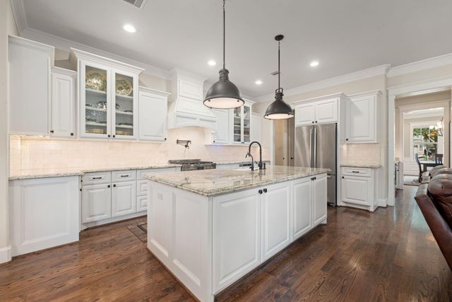 1639 Du Barry Lane, Houston, TX 77018