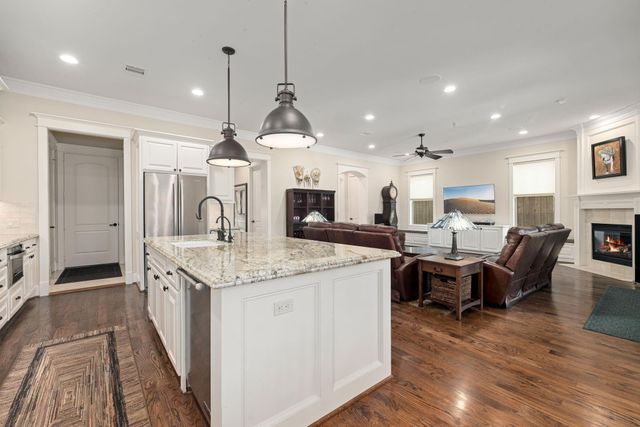 1639 Du Barry Lane, Houston, TX 77018