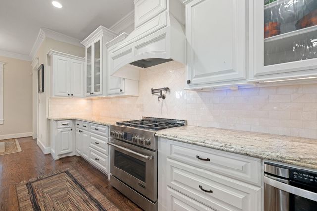 1639 Du Barry Lane, Houston, TX 77018