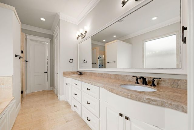 1639 Du Barry Lane, Houston, TX 77018