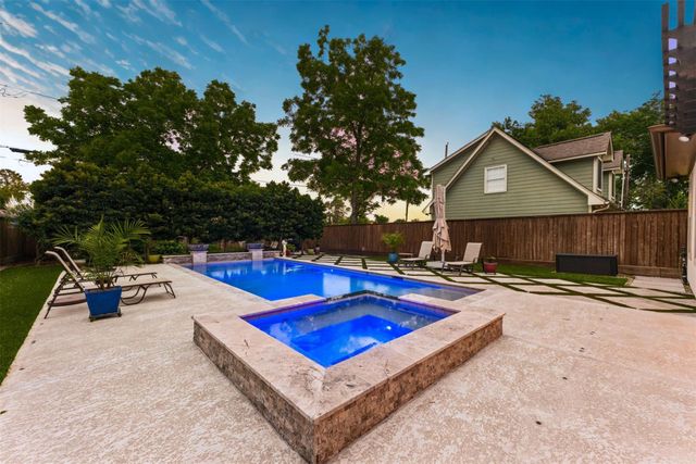 1639 Du Barry Lane, Houston, TX 77018