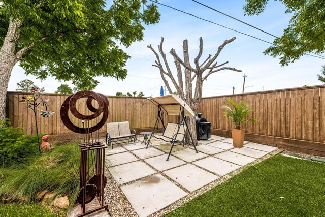 1639 Du Barry Lane, Houston, TX 77018