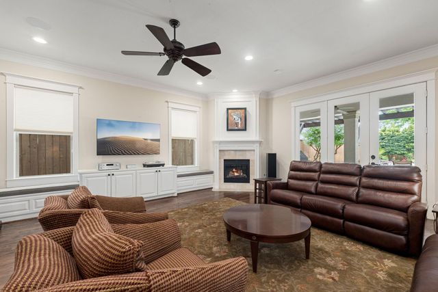 1639 Du Barry Lane, Houston, TX 77018