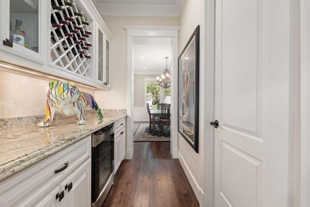 1639 Du Barry Lane, Houston, TX 77018