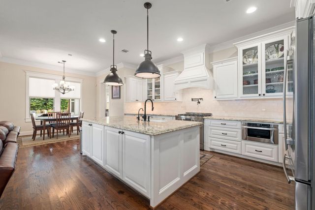 1639 Du Barry Lane, Houston, TX 77018